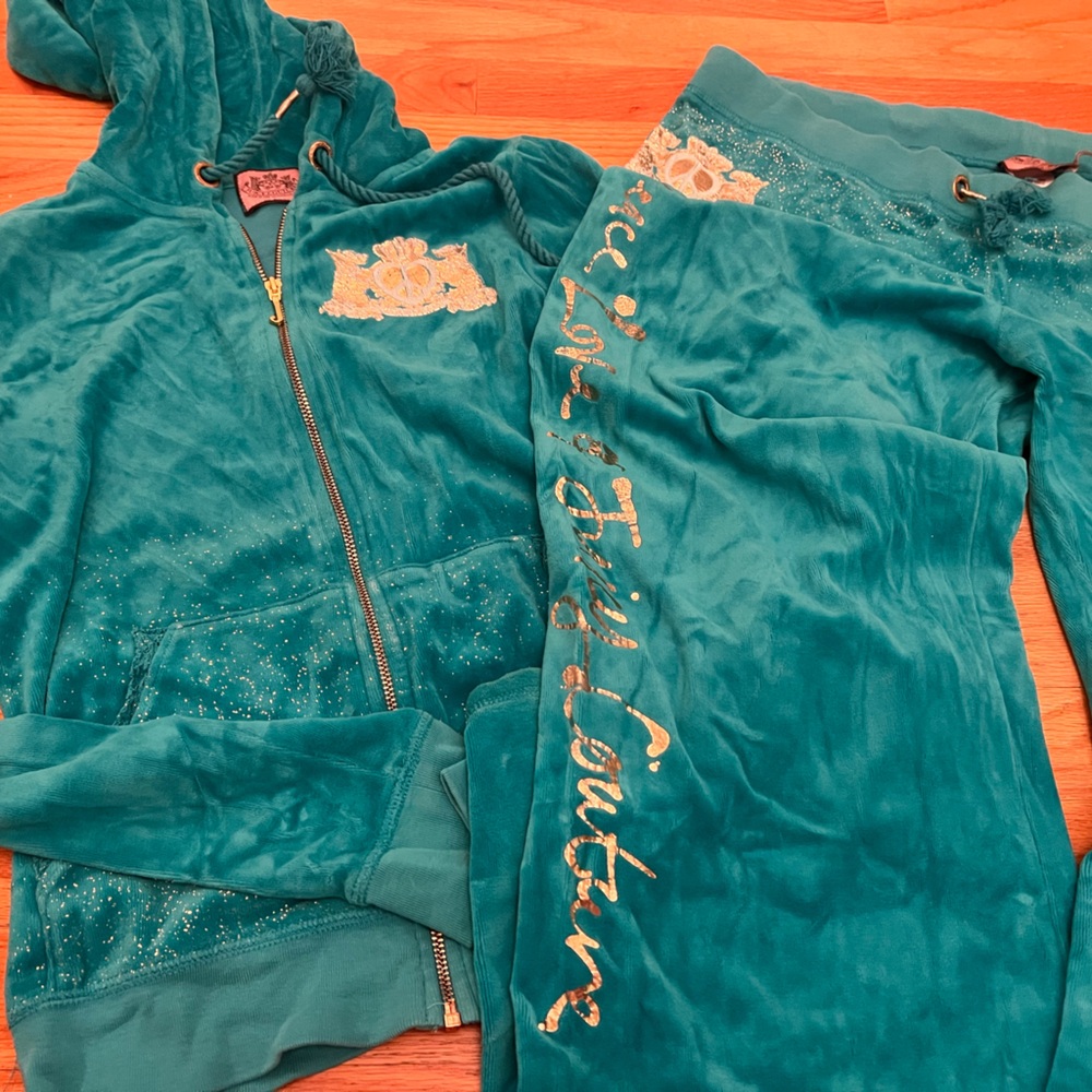 Vintage juicy couture full set.  Perfect for any Y2K trendsetter!